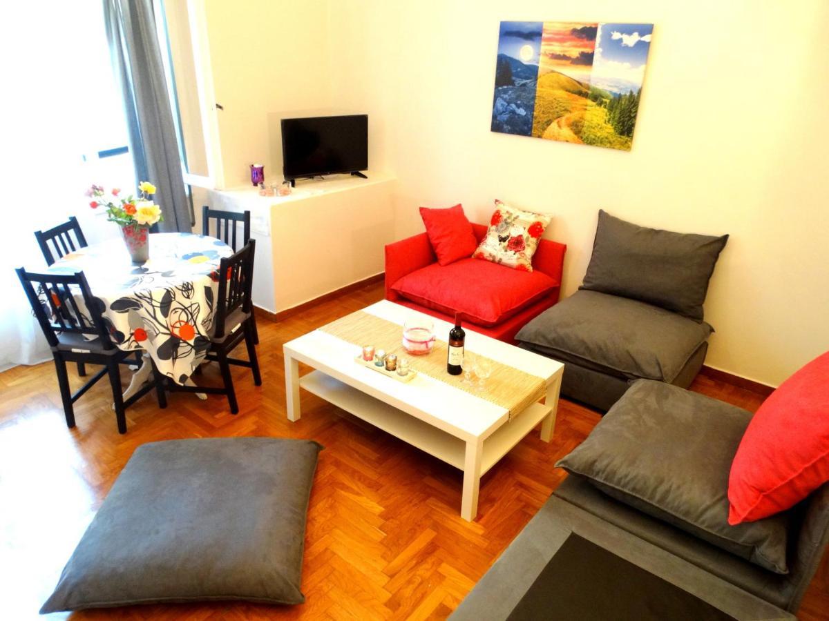 Cosy And Comfortable Apartment In The City Center Atenas Exterior foto